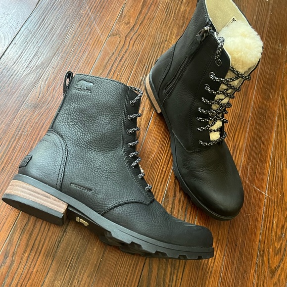 Sorel Shoes - Sorel Emelie Black and White Cozy Boots